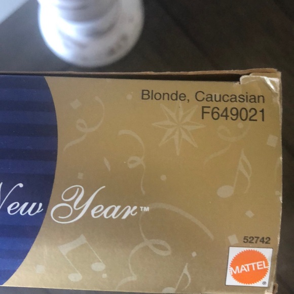 Barbie Ring in the New Year 2001 - Picture 4 of 5